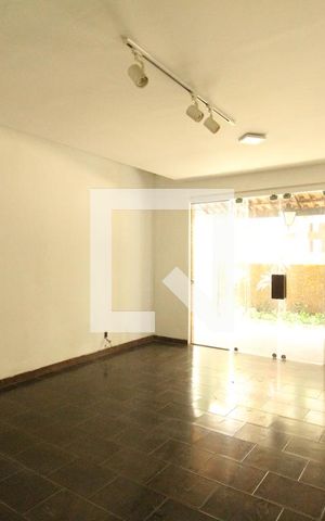 Casa de condomínio à venda com 500m², 4 quartos e 6 vagasSala 1
