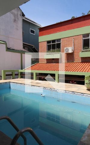 Casa de condomínio à venda com 500m², 4 quartos e 6 vagasPiscina
