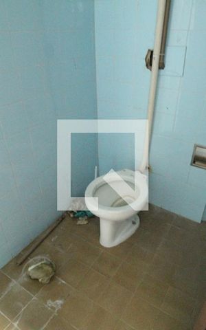 Casa de condomínio à venda com 500m², 4 quartos e 6 vagasPiscina - Banheiro
