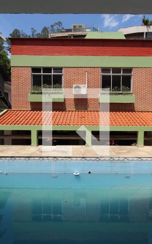 Casa de condomínio à venda com 500m², 4 quartos e 6 vagasPiscina 