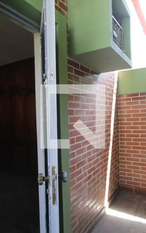 Casa de condomínio à venda com 500m², 4 quartos e 6 vagasQuarto 2 -Varanda