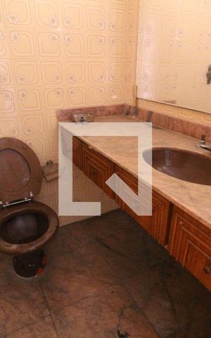 Casa de condomínio à venda com 500m², 4 quartos e 6 vagasLavabo