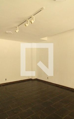 Casa de condomínio à venda com 500m², 4 quartos e 6 vagasSala 1