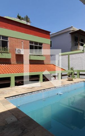 Casa de condomínio à venda com 500m², 4 quartos e 6 vagasPiscina