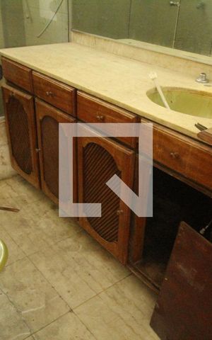 Casa de condomínio à venda com 500m², 4 quartos e 6 vagasBanheiro da suíte 2