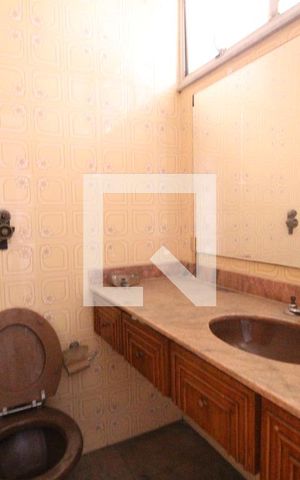 Casa de condomínio à venda com 500m², 4 quartos e 6 vagasLavabo
