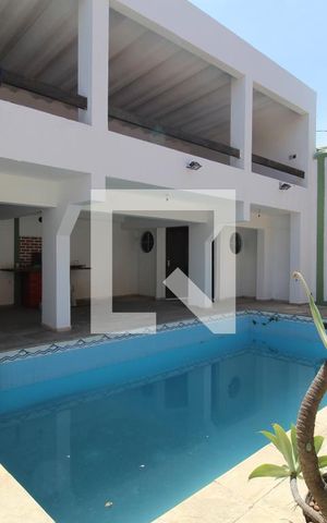 Casa de condomínio à venda com 500m², 4 quartos e 6 vagasPiscina