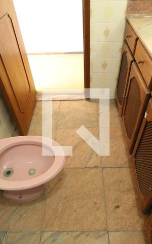 Casa de condomínio à venda com 500m², 4 quartos e 6 vagasBanheiro da suíte 1