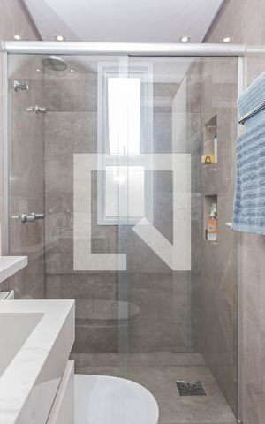Apartamento à venda com 64m², 3 quartos e 2 vagas Apartamento à venda com 64m², 3 quartos e 2 vagasBanheiro da Suíte
