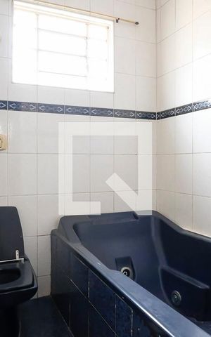 Casa à venda com 512m², 4 quartos e 6 vagasBanheiro da suíte