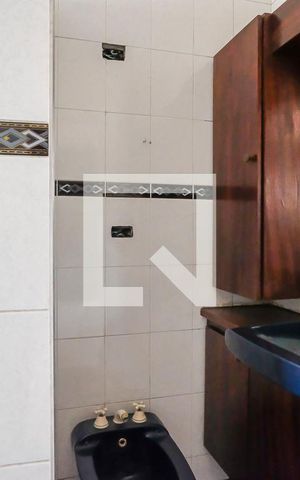 Casa à venda com 512m², 4 quartos e 6 vagasBanheiro da suíte