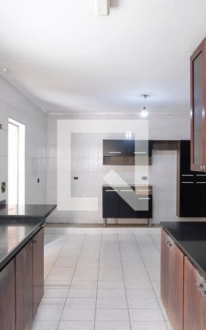 Casa à venda com 512m², 4 quartos e 6 vagasCozinha