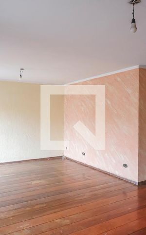 Casa à venda com 512m², 4 quartos e 6 vagasSala