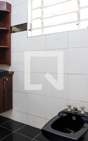 Casa à venda com 512m², 4 quartos e 6 vagasBanheiro 1