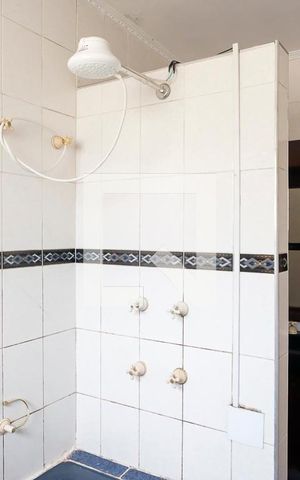 Casa à venda com 512m², 4 quartos e 6 vagasBanheiro da suíte
