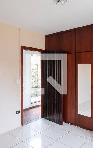 Casa à venda com 512m², 4 quartos e 6 vagasSuíte
