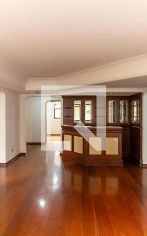 Apartamento à venda com 216m², 3 quartos e 3 vagas Apartamento à venda com 216m², 3 quartos e 3 vagasSala