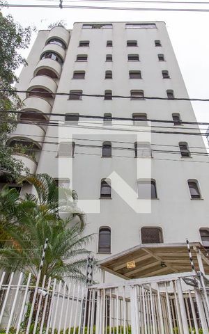 Apartamento à venda com 216m², 3 quartos e 3 vagas Apartamento à venda com 216m², 3 quartos e 3 vagasFachada