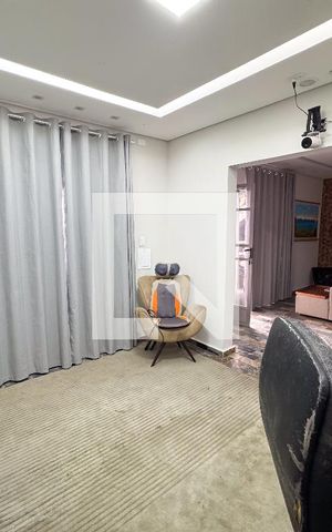 Casa à venda com 582m², 8 quartos e 3 vagas Casa à venda com 582m², 8 quartos e 3 vagasSala 2