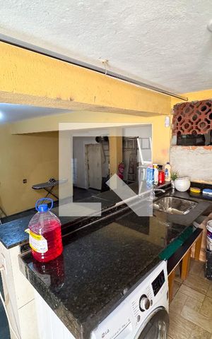 Casa à venda com 582m², 8 quartos e 3 vagas Casa à venda com 582m², 8 quartos e 3 vagasÁrea de Serviço