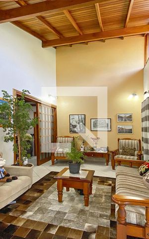 Casa à venda com 105m², 3 quartos e 2 vagasSala