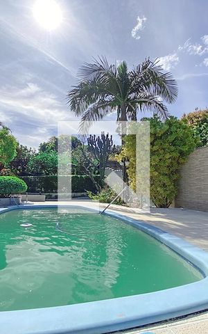 Casa à venda com 105m², 3 quartos e 2 vagasPiscina