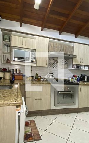 Casa à venda com 105m², 3 quartos e 2 vagasCozinha