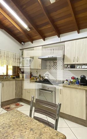 Casa à venda com 105m², 3 quartos e 2 vagasCozinha