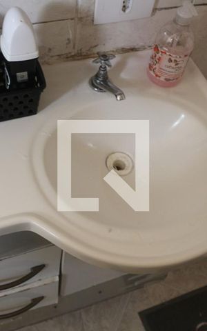 Casa à venda com 232m², 4 quartos e 2 vagasBanheiro 2