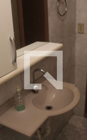 Casa à venda com 232m², 4 quartos e 2 vagasBanheiro 1