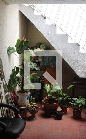 Casa à venda com 232m², 4 quartos e 2 vagasQuintal