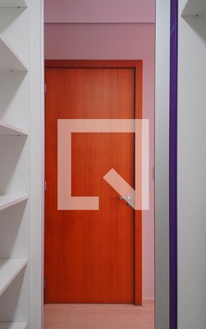 Apartamento para alugar com 92m², 2 quartos e 1 vaga Apartamento para alugar com 92m², 2 quartos e 1 vagaCloset da suíte