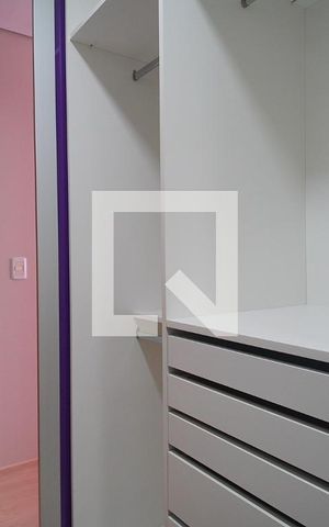 Apartamento para alugar com 92m², 2 quartos e 1 vaga Apartamento para alugar com 92m², 2 quartos e 1 vagaCloset da suíte