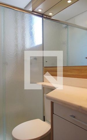 Apartamento para alugar com 92m², 2 quartos e 1 vaga Apartamento para alugar com 92m², 2 quartos e 1 vagaBanheiro da Suíte