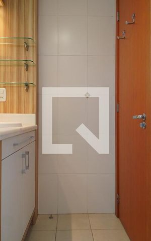 Apartamento para alugar com 92m², 2 quartos e 1 vaga Apartamento para alugar com 92m², 2 quartos e 1 vagaBanheiro da Suíte