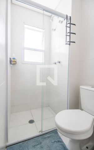 Apartamento para alugar com 67m², 2 quartos e 1 vaga Apartamento para alugar com 67m², 2 quartos e 1 vagaBanheiro da Suíte