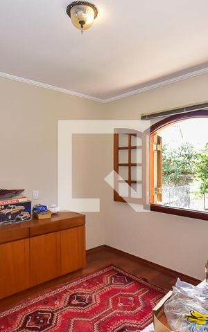 Casa para alugar com 306m², 4 quartos e 5 vagas Casa para alugar com 306m², 4 quartos e 5 vagasQuarto 1