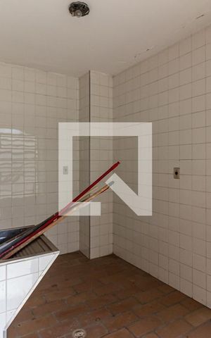 Casa à venda com 345m², 4 quartos e 2 vagas Casa à venda com 345m², 4 quartos e 2 vagasÁrea de Serviço