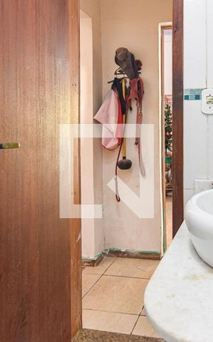 Casa à venda com 613m², 4 quartos e 5 vagas Casa à venda com 613m², 4 quartos e 5 vagasBanheiro