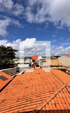 Casa à venda com 212m², 4 quartos e 2 vagas Casa à venda com 212m², 4 quartos e 2 vagasVista