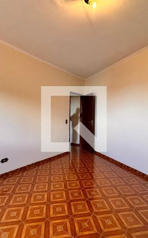 Casa à venda com 212m², 4 quartos e 2 vagas Casa à venda com 212m², 4 quartos e 2 vagasSuite da edícula