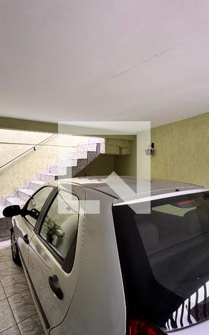 Casa à venda com 212m², 4 quartos e 2 vagas Casa à venda com 212m², 4 quartos e 2 vagasGaragem
