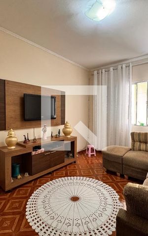 Casa à venda com 212m², 4 quartos e 2 vagas Casa à venda com 212m², 4 quartos e 2 vagasQuarto 1