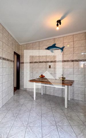 Casa à venda com 212m², 4 quartos e 2 vagas Casa à venda com 212m², 4 quartos e 2 vagasCozinha edícula