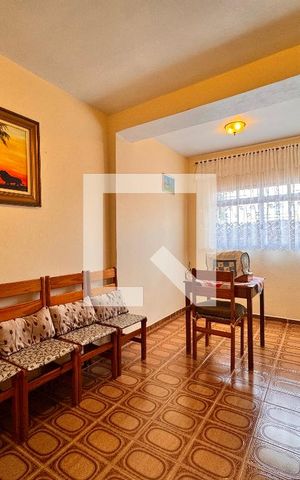 Casa à venda com 212m², 4 quartos e 2 vagas Casa à venda com 212m², 4 quartos e 2 vagasSala edícula
