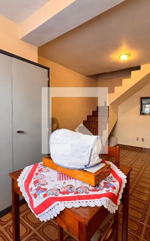 Casa à venda com 212m², 4 quartos e 2 vagas Casa à venda com 212m², 4 quartos e 2 vagasSala edícula