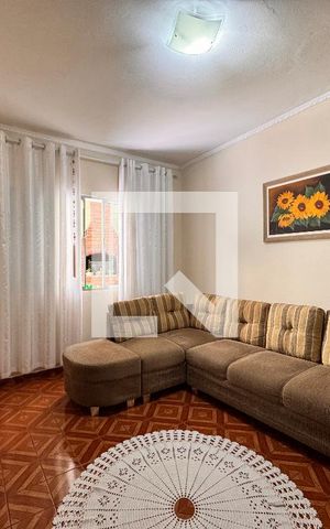 Casa à venda com 212m², 4 quartos e 2 vagas Casa à venda com 212m², 4 quartos e 2 vagasQuarto 1