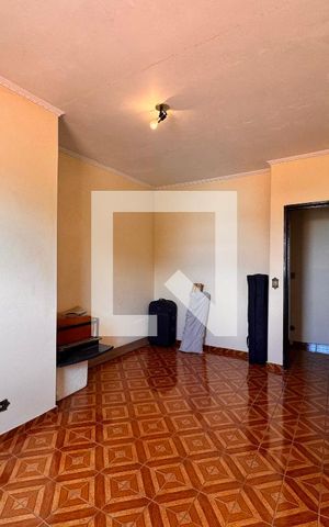 Casa à venda com 212m², 4 quartos e 2 vagas Casa à venda com 212m², 4 quartos e 2 vagasQuarto 1 edícula