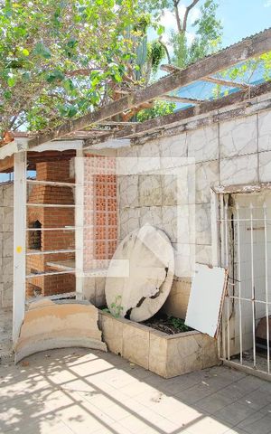 Casa à venda com 200m², 3 quartos e 6 vagasQuintal