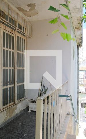 Casa à venda com 200m², 3 quartos e 6 vagasAlpendre